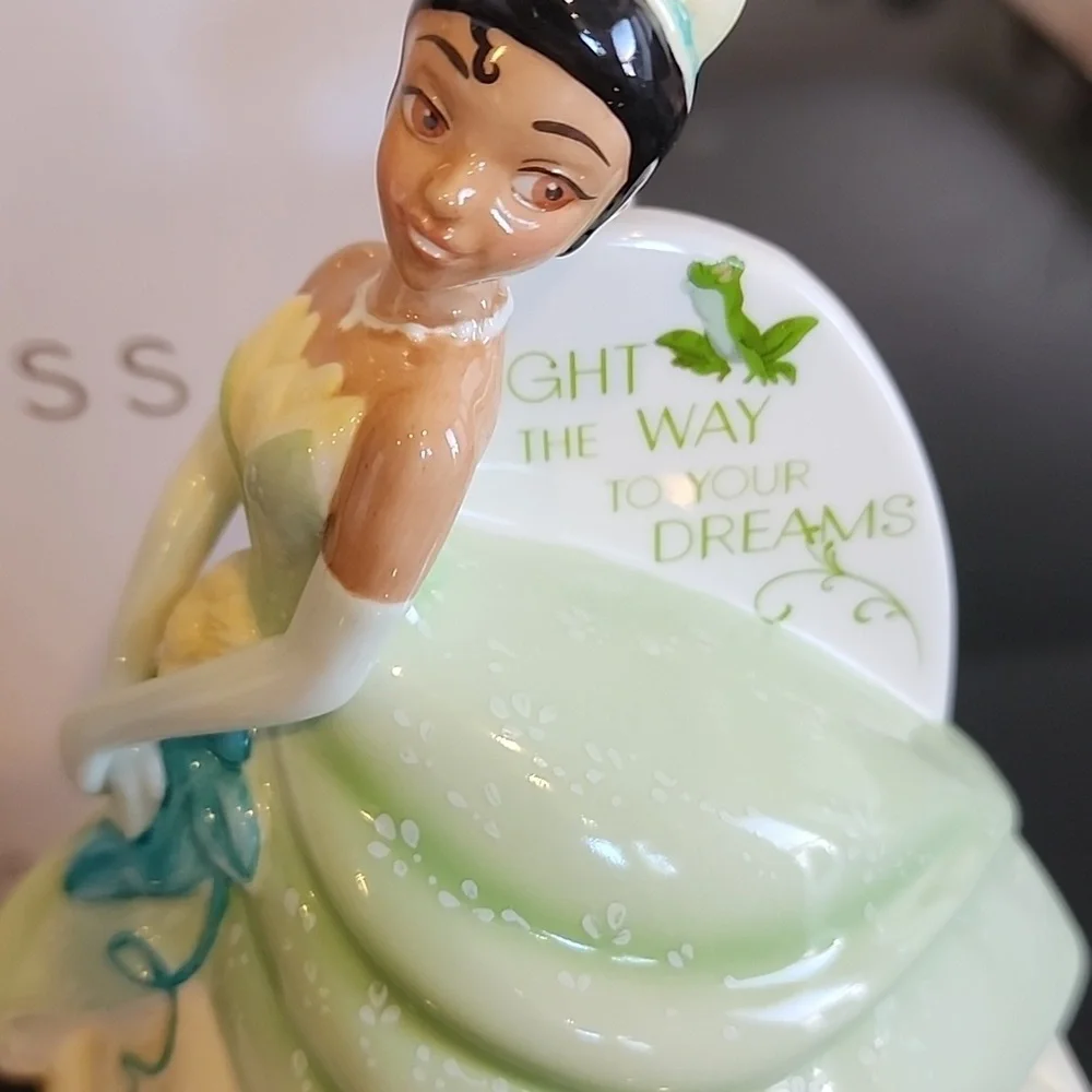 Disney Princess Tiana Figurine - Green and Cream - Picture 3 of 4